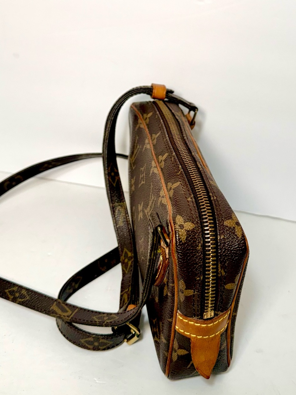 Louis Vuitton Monogram Canvas Crossbody Bag in Brown - Picture 5 of 15